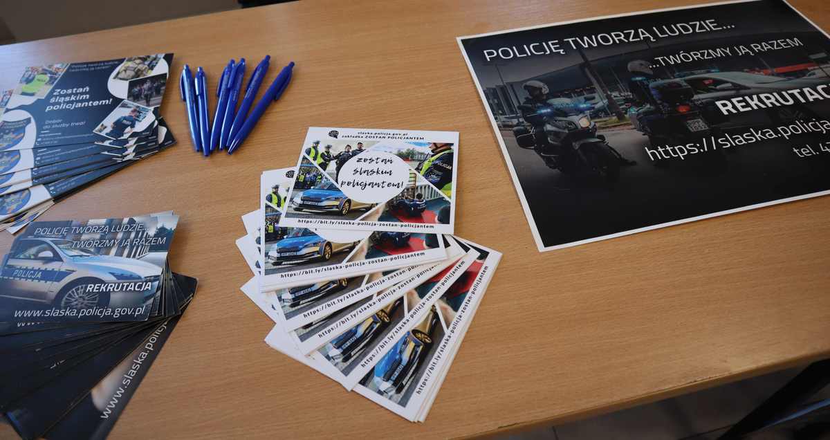Plakaty i ulotki zostań śląskim policjantem