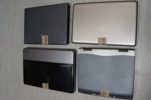 zabezpieczone cztery  laptopy