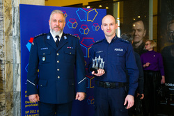 Zastępcą Komendanta Miejskiego Policji w Zabrzu wraz z nagrodzonym policjantem
